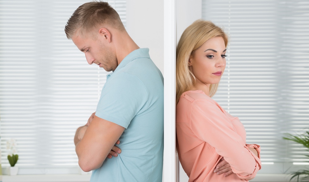 couple-apart