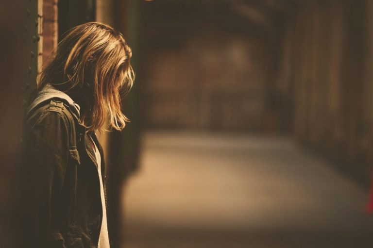 woman-looking-down